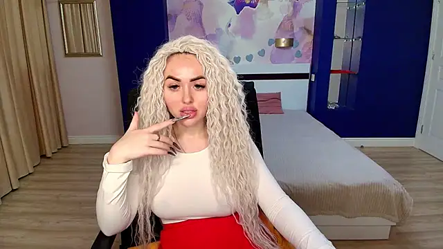 Snapshot of MissisCaty chatting on 11/12/25, 07:24 MissisCaty online show from 11/12/25, 07:24