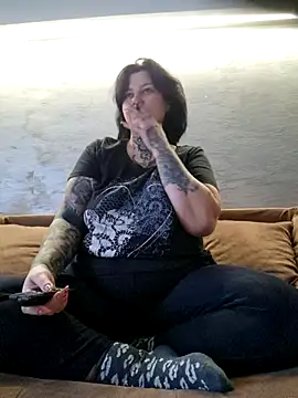 CannabisQueenn online show from 11/17/25, 07:25