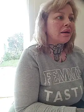 CannabisQueenn online show from 03/11/26, 09:15