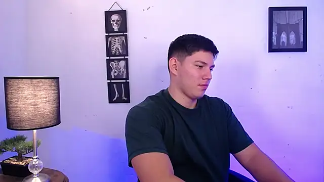 JamesCr  online show from 11/05/25, 12:49