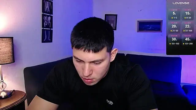 Snapshot of JamesCr_ chatting on 01/10/26, 12:01 JamesCr online show from 01/10/26, 12:01