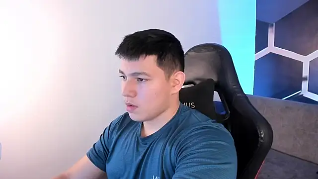 Snapshot of JamesCr_ chatting on 01/15/26, 03:11 JamesCr online show from 01/15/26, 03:11