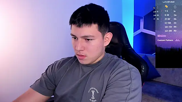 Snapshot of JamesCr_ chatting on 01/17/26, 03:22 JamesCr online show from 01/17/26, 03:22