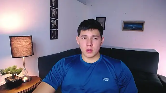 Snapshot of JamesCr_ chatting on 02/04/26, 02:28 JamesCr online show from 02/04/26, 02:28