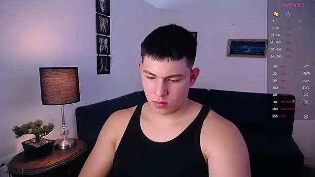 Snapshot of JamesCr_ chatting on 02/13/26, 05:20 JamesCr online show from 02/13/26, 05:20