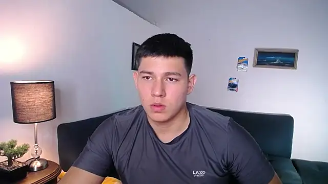 Snapshot of JamesCr_ chatting on 02/17/26, 01:35 JamesCr online show from 02/17/26, 01:35