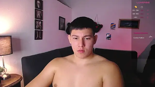 Snapshot of JamesCr_ chatting on 02/25/26, 11:47 JamesCr online show from 02/25/26, 11:47