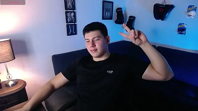 Snapshot of JamesCr_ chatting on 02/28/26, 12:11 JamesCr online show from 02/28/26, 12:11