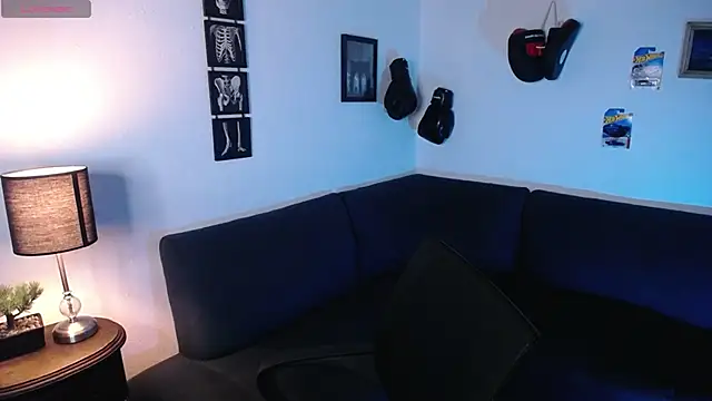 Snapshot of JamesCr_ chatting on 03/08/26, 02:04 JamesCr online show from 03/08/26, 02:04