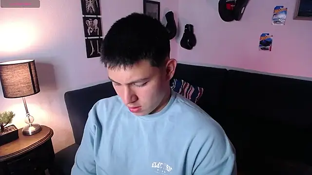 Snapshot of JamesCr_ chatting on 03/11/26, 01:00 JamesCr online show from 03/11/26, 01:00