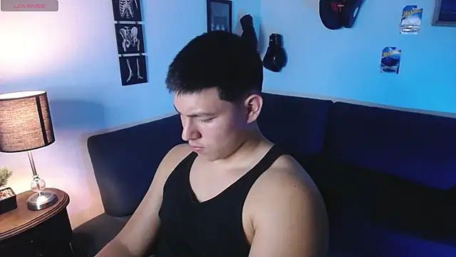 Snapshot of JamesCr_ chatting on 03/12/26, 01:45 JamesCr online show from 03/12/26, 01:45