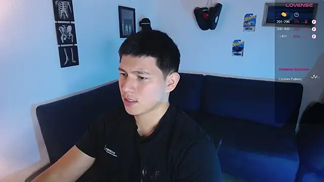 Snapshot of JamesCr_ chatting on 03/24/26, 03:00 JamesCr online show from 03/24/26, 03:00