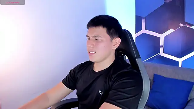 Snapshot of JamesCr_ chatting on 03/25/26, 03:34 JamesCr online show from 03/25/26, 03:34