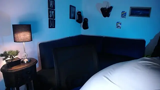 Snapshot of JamesCr_ chatting on 03/27/26, 11:48 JamesCr online show from 03/27/26, 11:48