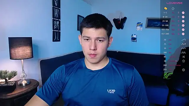 Snapshot of JamesCr_ chatting on 03/28/26, 10:42 JamesCr online show from 03/28/26, 10:42