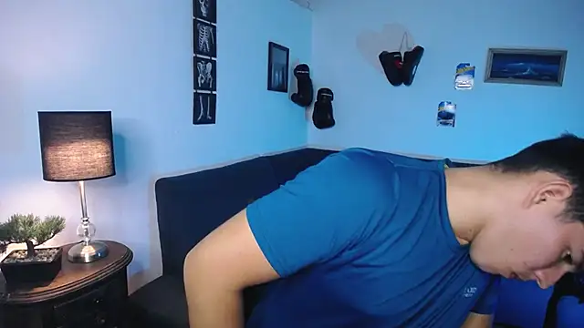 Snapshot of JamesCr_ chatting on 03/30/26, 11:17 JamesCr online show from 03/30/26, 11:17