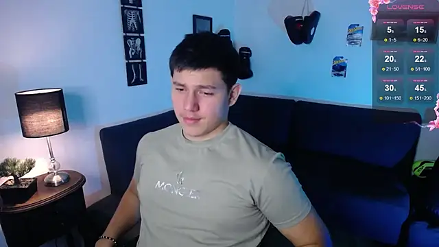 Snapshot of JamesCr_ chatting on 04/01/26, 02:12 JamesCr online show from 04/01/26, 02:12