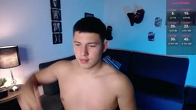 Snapshot of JamesCr_ chatting on 04/09/26, 11:10 JamesCr online show from 04/09/26, 11:10