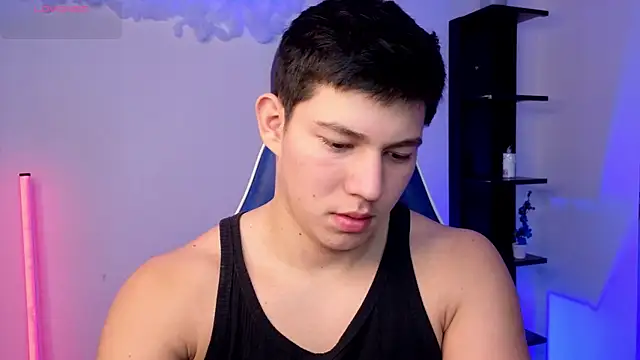 Snapshot of JamesCr_ chatting on 07/02/26, 12:11 JamesCr online show from 07/02/26, 12:11
