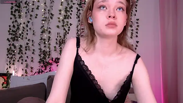 Kellybbface online show from 10/03/25, 03:58