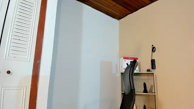 Violetta 0 online show from 10/04/25, 01:53