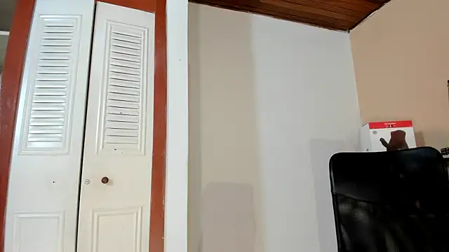 Violetta 0 online show from 10/17/25, 12:30