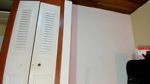 Snapshot of Violetta_0 chatting on 11/06/25, 01:23 Violetta 0 online show from 11/06/25, 01:23