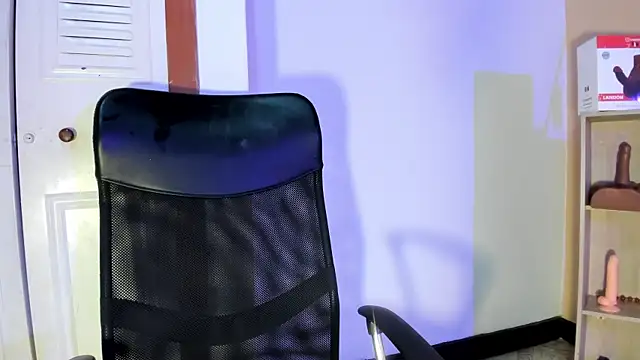 Snapshot of Violetta_0 chatting on 11/07/25, 02:17 Violetta 0 online show from 11/07/25, 02:17