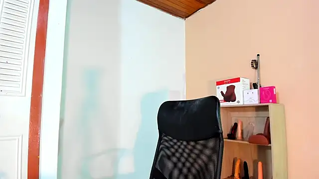 Violetta 0 online show from 02/18/26, 02:02