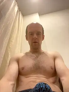 Snapshot of LynnAhNight chatting on 10/14/25, 03:07 LynnAhNight online show from 10/14/25, 03:07