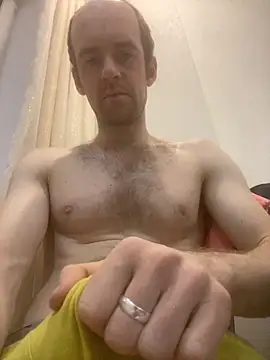 Snapshot of LynnAhNight chatting on 10/30/25, 03:19 LynnAhNight online show from 10/30/25, 03:19