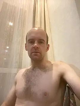 Snapshot of LynnAhNight chatting on 11/18/25, 02:50 LynnAhNight online show from 11/18/25, 02:50