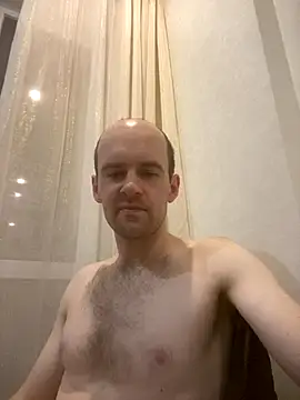 Snapshot of LynnAhNight chatting on 11/19/25, 03:17 LynnAhNight online show from 11/19/25, 03:17