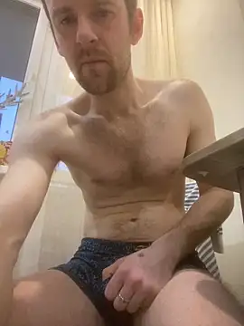 Snapshot of LynnAhNight chatting on 03/25/26, 03:12 LynnAhNight online show from 03/25/26, 03:12