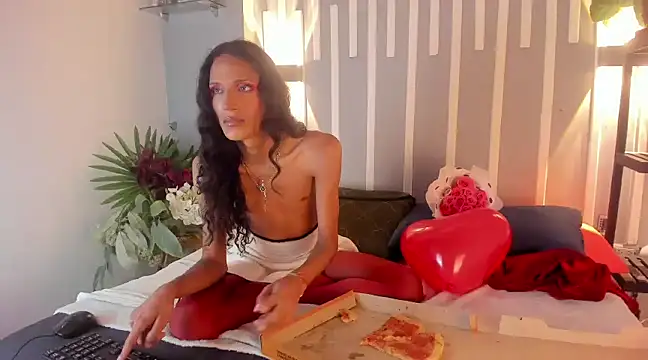 Snapshot of cassidy_blossom chatting on 02/15/25, 05:41 cassidy blossom online show from 02/15/25, 05:41