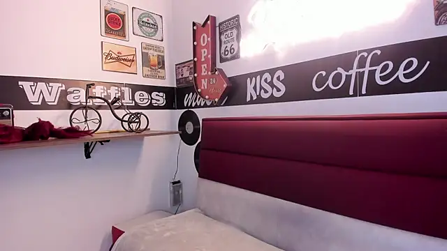 Snapshot of cassidy_blossom chatting on 03/11/25, 02:21 cassidy blossom online show from 03/11/25, 02:21