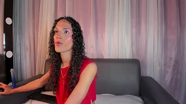 Snapshot of cassidy_blossom chatting on 03/14/25, 02:42 cassidy blossom online show from 03/14/25, 02:42