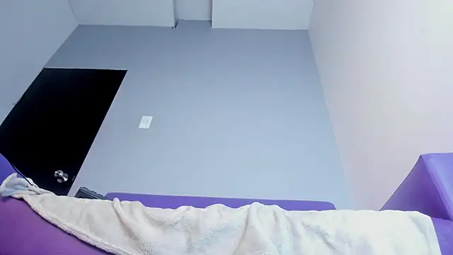 Snapshot of cassidy_blossom chatting on 03/18/25, 06:25 cassidy blossom online show from 03/18/25, 06:25