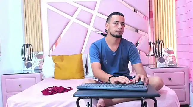 Snapshot of ThaliaANDNicholas chatting on 03/21/25, 01:45 ThaliaANDNicholas online show from 03/21/25, 01:45