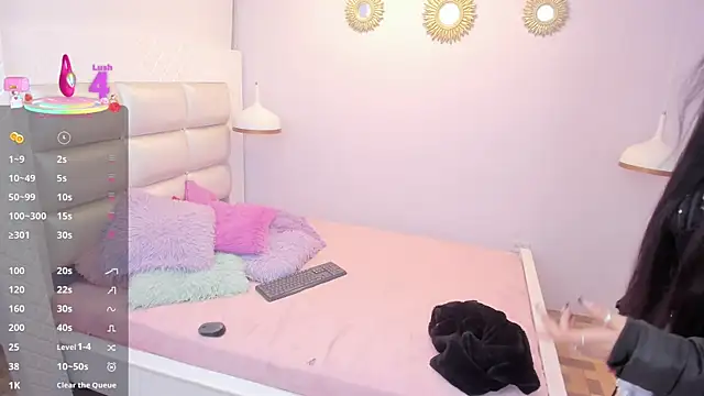 Snapshot of Hiyakasudere chatting on 03/15/25, 12:24 Hiyakasudere online show from 03/15/25, 12:24