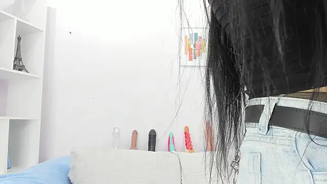 Snapshot of Hiyakasudere chatting on 09/29/25, 06:46 Hiyakasudere online show from 09/29/25, 06:46