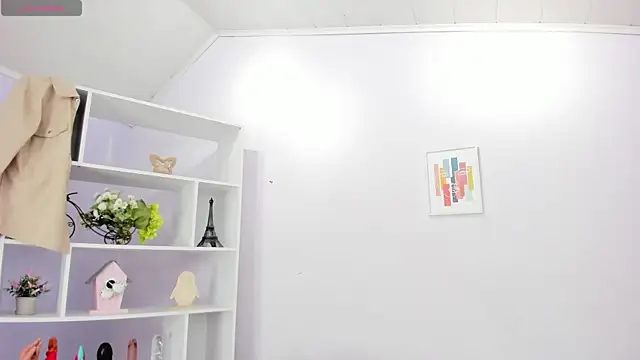 Snapshot of Hiyakasudere chatting on 10/02/25, 06:48 Hiyakasudere online show from 10/02/25, 06:48