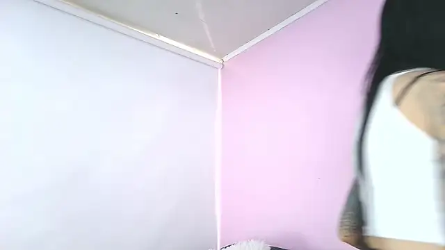 Snapshot of Hiyakasudere chatting on 10/24/25, 06:26 Hiyakasudere online show from 10/24/25, 06:26