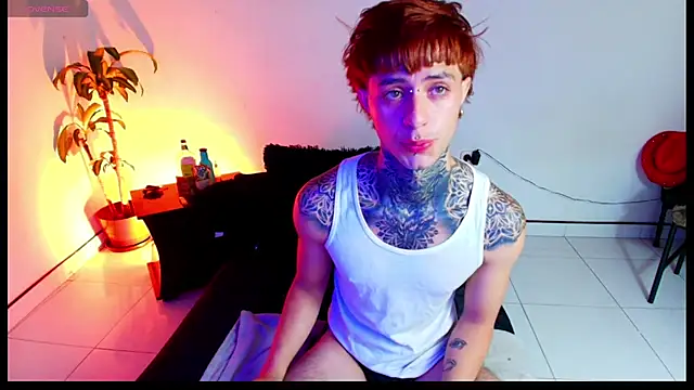 Snapshot of 7_Saturno_7 chatting on 07/05/26, 02:02 7 Saturno 7 online show from 07/05/26, 02:02