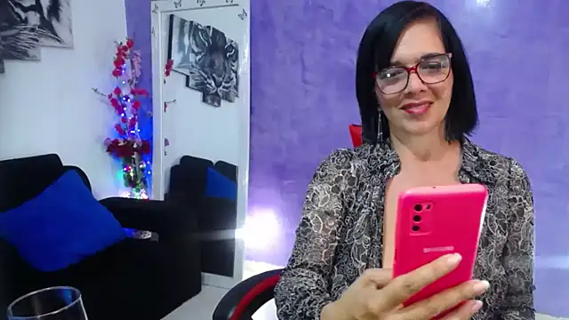 sarasmith3 online show from 10/19/25, 10:10