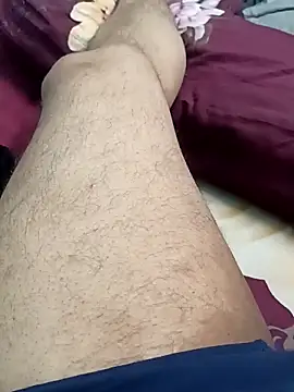 Snapshot of deshiboyz chatting on 02/18/25, 11:41 deshiboyz online show from 02/18/25, 11:41