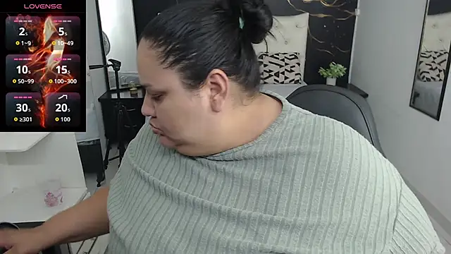 Aaliyah11 online show from 11/25/25, 12:21