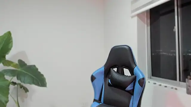 Snapshot of ggor4w33 chatting on 09/10/25, 09:09 ggor4w33 online show from 09/10/25, 09:09