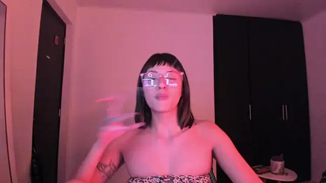 Snapshot of ggor4w33 chatting on 10/04/25, 11:14 ggor4w33 online show from 10/04/25, 11:14