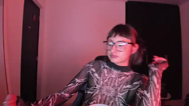 Snapshot of ggor4w33 chatting on 10/05/25, 11:46 ggor4w33 online show from 10/05/25, 11:46